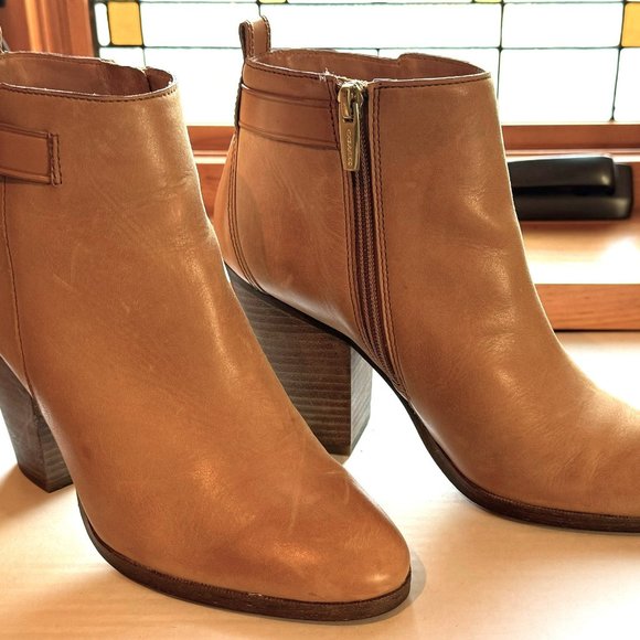 Coach Hewes ankle Booties Ginger tan color; size 8M - Picture 1 of 12